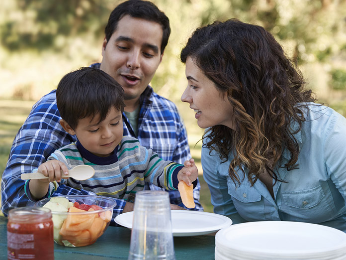 Principales Beneficios de Medicaid para Niños y Mujeres Embarazadas